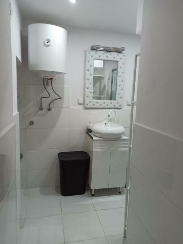 Apartment Bonerowska Lower Ground Floor