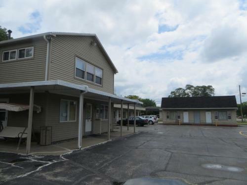 Holiday Motel