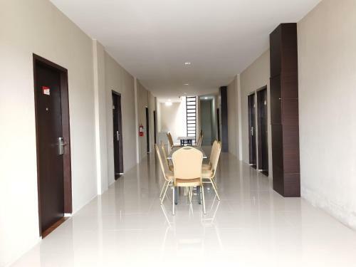 Hostal Reddoorz At Jalan Patimura Lampung