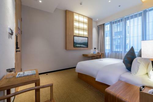 Hotel One House