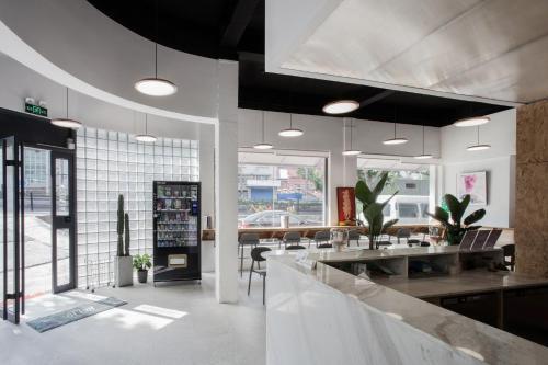 Weflow Hostel (shanghai Hongkou)