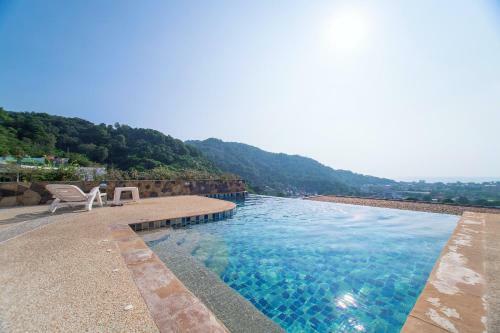 1 Bdr Apartment On The Hill Near Kata Beach