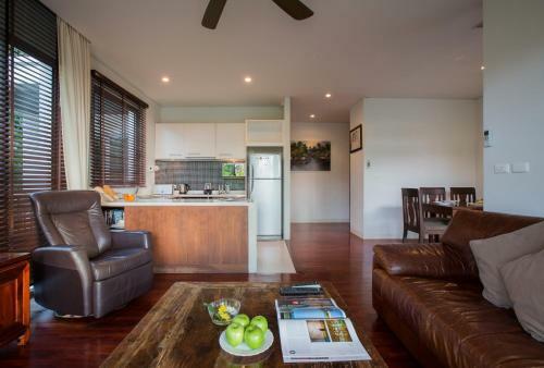Kata Gardens Beach Apartment