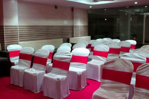 Hotel K11 Express - Opp Express Avenue