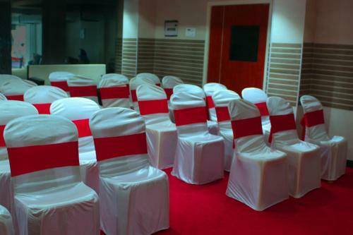 Hotel K11 Express - Opp Express Avenue