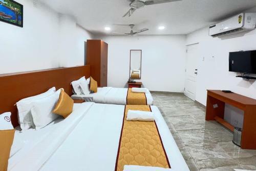 Hotel K11 Express - Opp Express Avenue