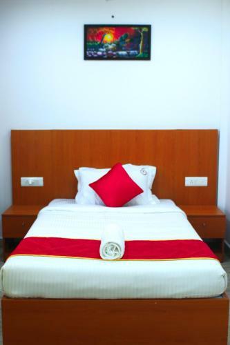 Hotel K11 Express - Opp Express Avenue