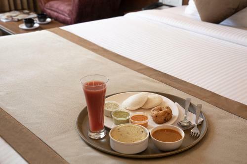 Hotel The Madras Grand