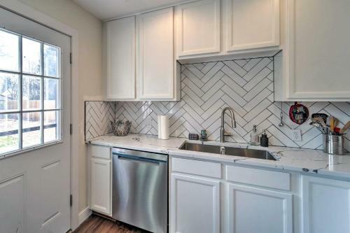 Modern Littleton Home With Yard Pets Welcome!