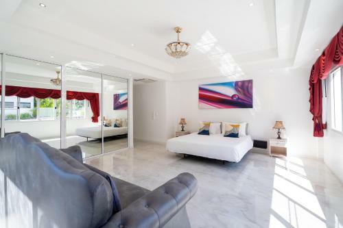 Luxury Villa 8 Bedroom In Patong Beach Villa Infinity