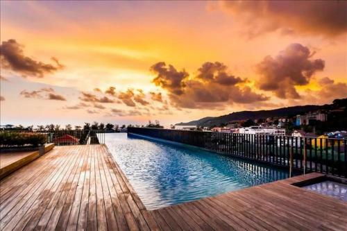 Apartamento The Deck Patong By Am