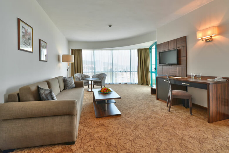 Hotel Marina Grand Beach