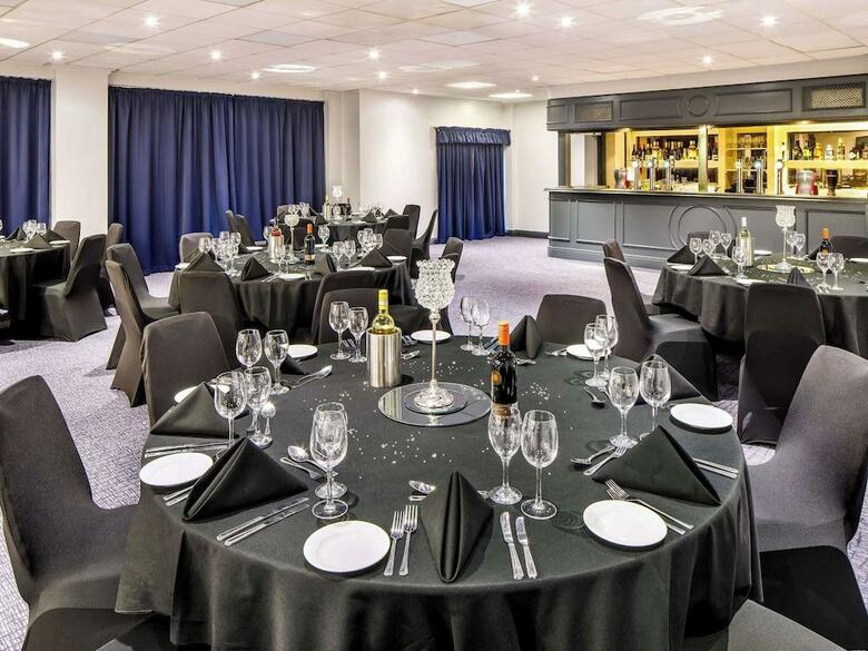 Hotel Mercure Cardiff North