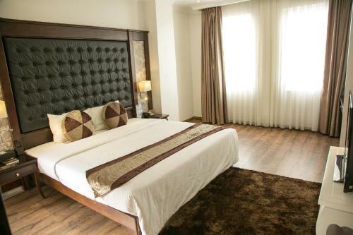 City Bay Palace Hotel