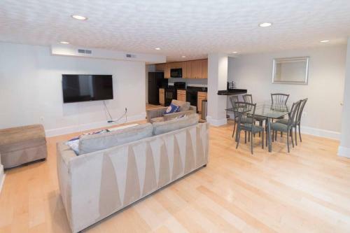 Apartamento Cathedral Charmer--2 Br English Basement, With Garden Access
