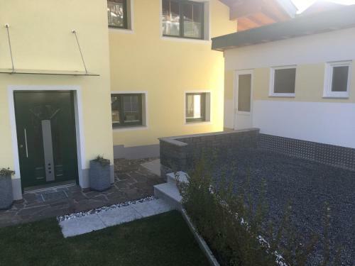 Apartamento Haus Tschirgantblick