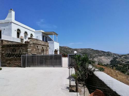 House With Sea And Mountain Views