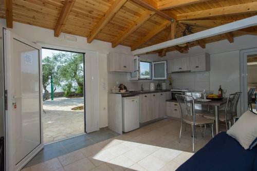 New Hope, Studio With Pool Near The Beach