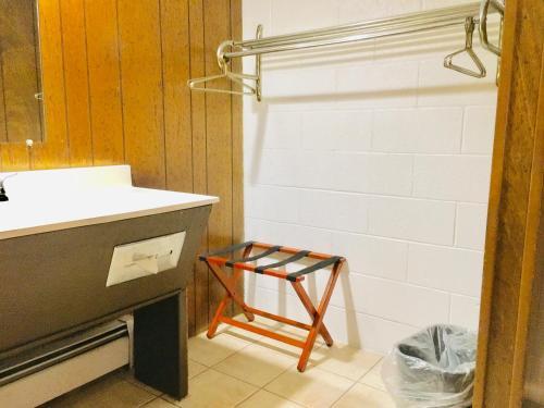 Granada Inn Motel - Kalkaska