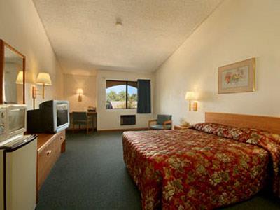 Hotel Super 8 Escondido