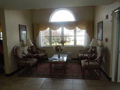 Hotel Bridgepointe Inn & Suites Toledo-perrysburg