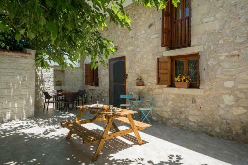 Apartamento Pagonas Traditional House