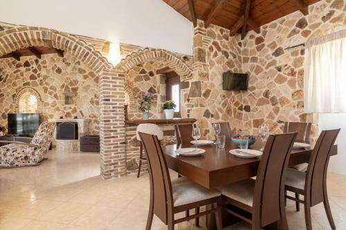 Villa La Isla With Private Pool