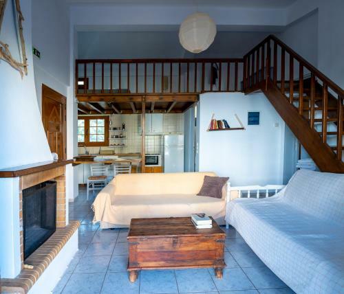 Casa Sofianna 2-bedroom Home Next To Sandy Beach