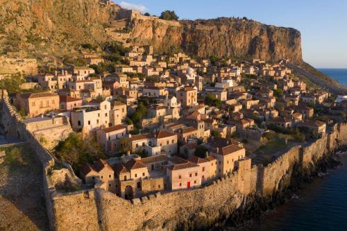 Villa Victoria's House In Monemvasia Castle