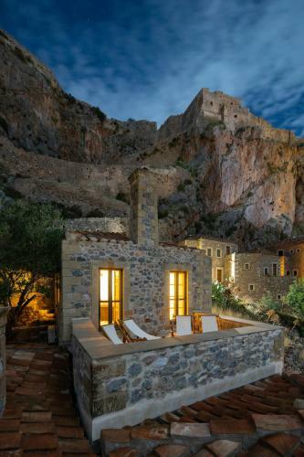 Villa Victoria's House In Monemvasia Castle