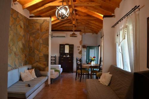 Traditional Villa Nea Peramos