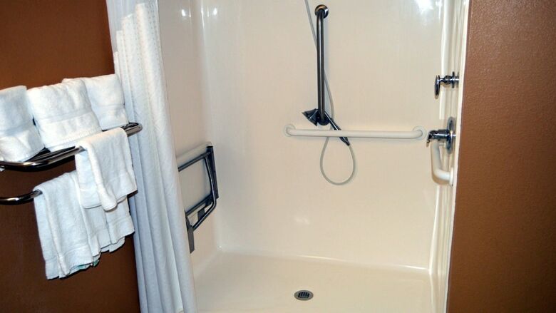 Holiday Inn Express Hotel & Suites Suffolk