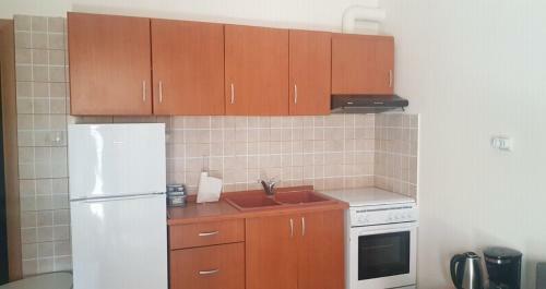 Nea Peramos Apartment Up To 8 Person