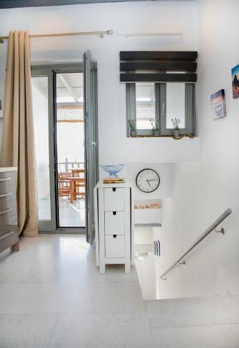 Caper-2 Bedroom Traditional Home With Amazing View