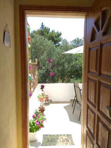 Outstanding Panoramic View, 10? Beach, 20? Airport