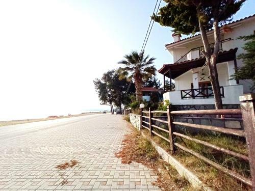 Zennova #22 Nikiti Sea Side House