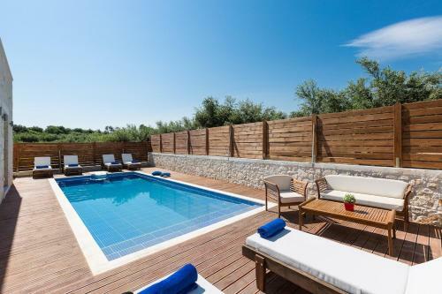 Villa Vera - With Private Heated Pool & Jacuzzi
