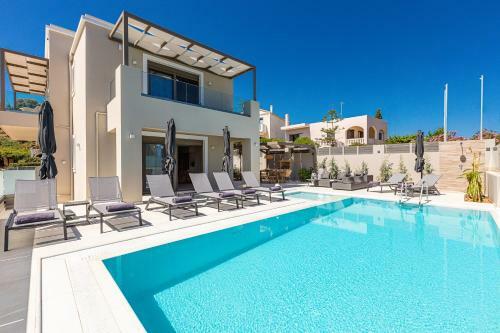 Lagoon Seabreeze Villa, Sumptuous Retreat!