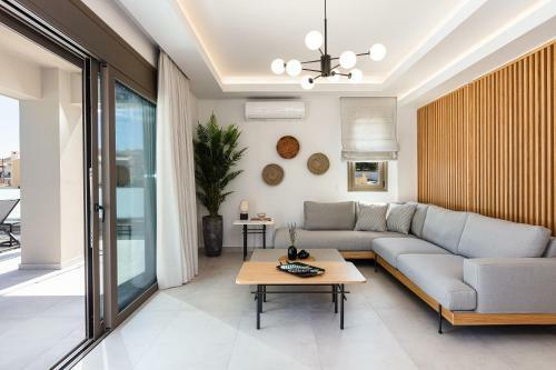 Lagoon Seabreeze Villa, Sumptuous Retreat!