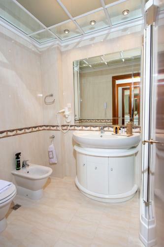 Hotel Patra Palace