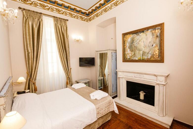 Konstantinos Palaiologos Hotel