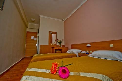 Adonis City Hotel