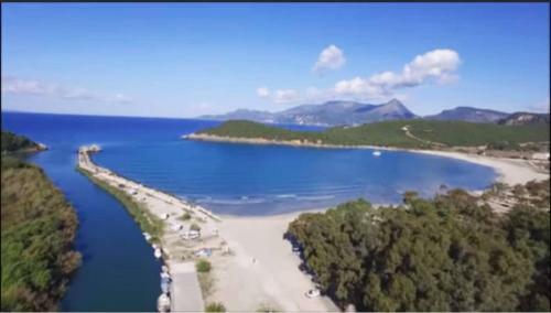 Apartment With 2 Bedrooms In Ammoudia