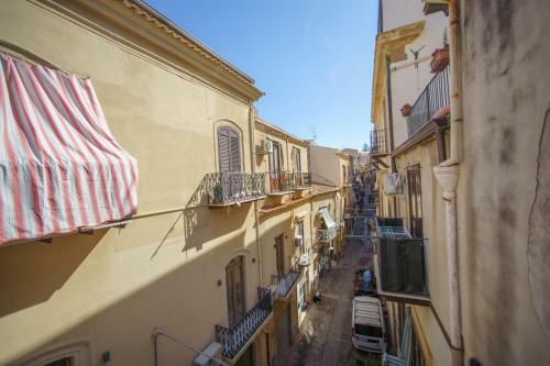 Domus Aurea Apartment Cefal�