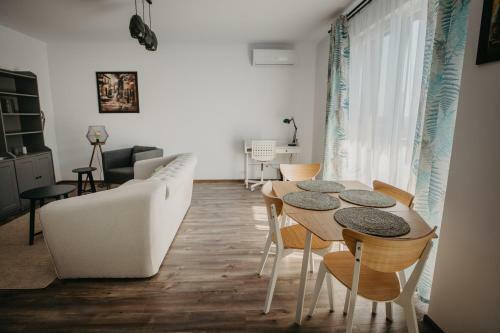 Apartamento Modern In New Building With Balcony & Private Parking