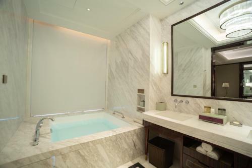 Wyndham Grand Tongren Downtown Hotel