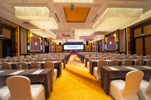 Wyndham Grand Tongren Downtown Hotel