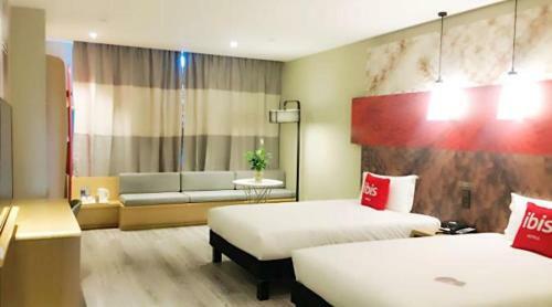 Ibis Urumqi Weixing Square Hotel