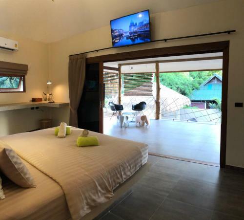 Baan Thamarchat 3 Villas 13 Bedrooms & Shala