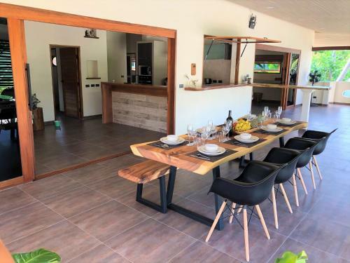 Baan Thamarchat 3 Villas 13 Bedrooms & Shala